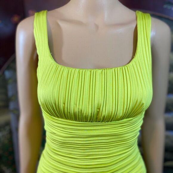 Arden B Fitted Bodycon Mini dress Lime Green Size Small - Picture 6 of 10